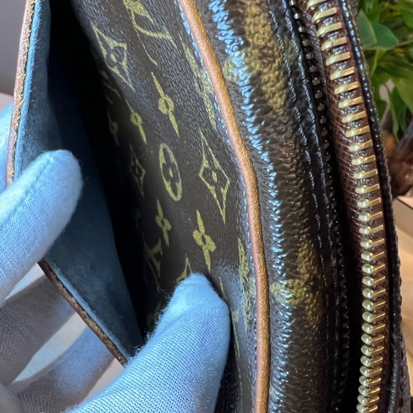 LOUIS VUITTON Danube Monogram Crossbody Bag - Picture 7 of 14